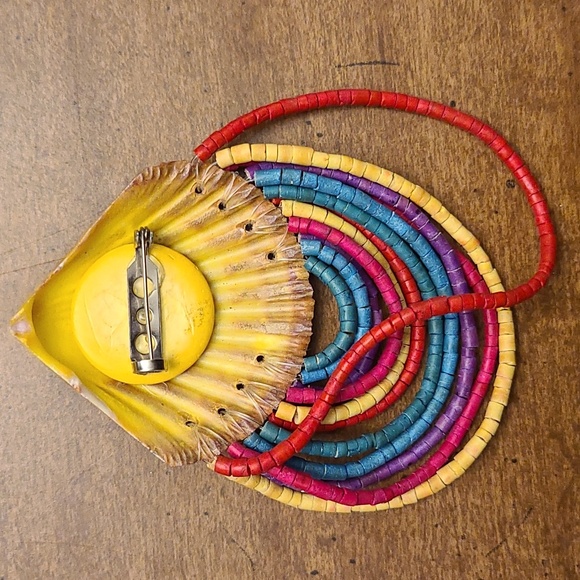 Shell & Beads Brooch - Picture 5 of 5